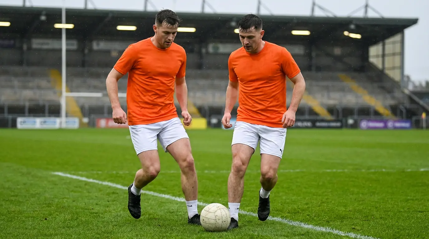 Alankomaiden maajoukkueen pelaajia oransseissa paidoissa MM-karsintaottelussa